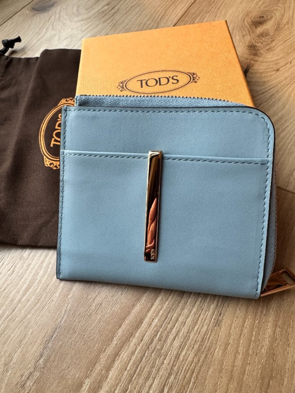 Tod's leather card holder in blue (new, never used)